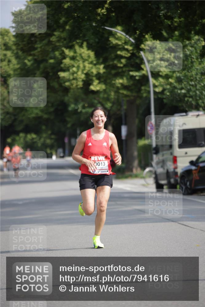 15.06.2025 - REWE Women's Run Jannik Wohlers http://msf.ph/oto/7941616 15.06.2025 08:46:14 Laufen 0013 meine-sportfotos.de