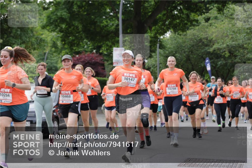 15.06.2025 - REWE Women's Run Jannik Wohlers http://msf.ph/oto/7941617 15.06.2025 08:28:22 Laufen 10284, 10041, 10468, 10043, 10147, 10768, 10277, 10568, 107, 0168 meine-sportfotos.de