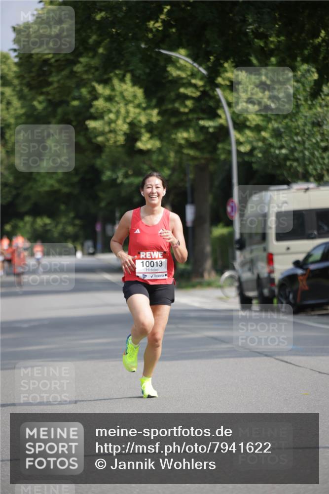 15.06.2025 - REWE Women's Run Jannik Wohlers http://msf.ph/oto/7941622 15.06.2025 08:46:14 Laufen 10013 meine-sportfotos.de
