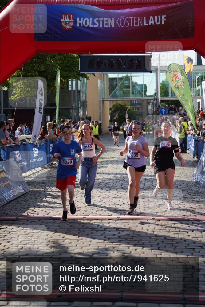 13.06.2025 - Holstenköstenlauf Felixshl http://msf.ph/oto/7941625 13.06.2025 18:07:37 Laufen 2699, 2860, 2913, 2993, 3020, 3039, 3678, 3680 meine-sportfotos.de