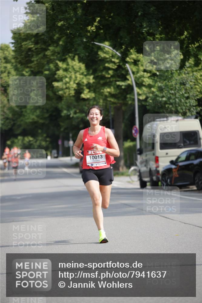 15.06.2025 - REWE Women's Run Jannik Wohlers http://msf.ph/oto/7941637 15.06.2025 08:46:14 Laufen 10013 meine-sportfotos.de