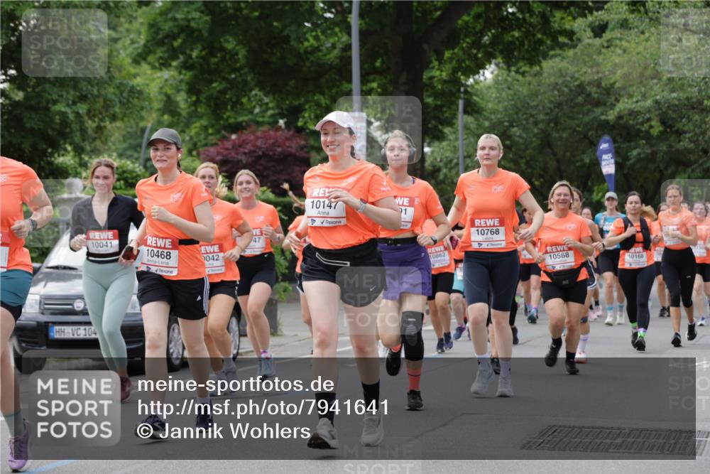 15.06.2025 - REWE Women's Run Jannik Wohlers http://msf.ph/oto/7941641 15.06.2025 08:28:22 Laufen 10041, 47, 10468, 042, 104, 10147, 91, 10768, 10862, 10568, 10168, 01364 meine-sportfotos.de