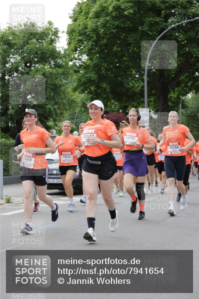 15.06.2025 - REWE Women's Run Jannik Wohlers http://msf.ph/oto/7941654 15.06.2025 08:28:23 Laufen 10468, 1043, 10042, 4, 10147, 10043, 10791, 1066, 10768 meine-sportfotos.de