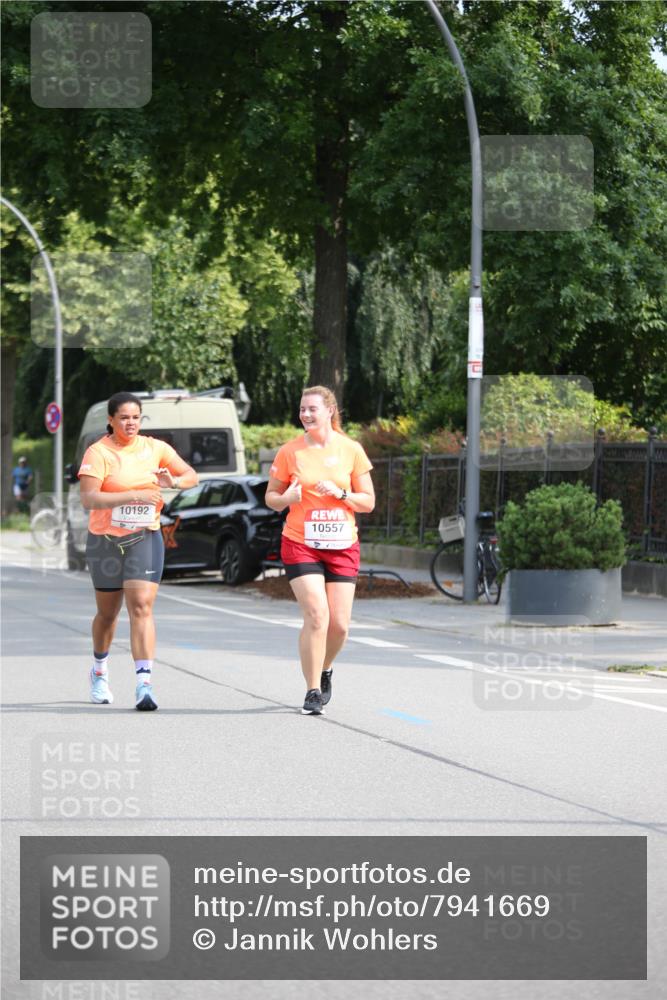 15.06.2025 - REWE Women's Run Jannik Wohlers http://msf.ph/oto/7941669 15.06.2025 09:59:22 Laufen 10192, 10557 meine-sportfotos.de