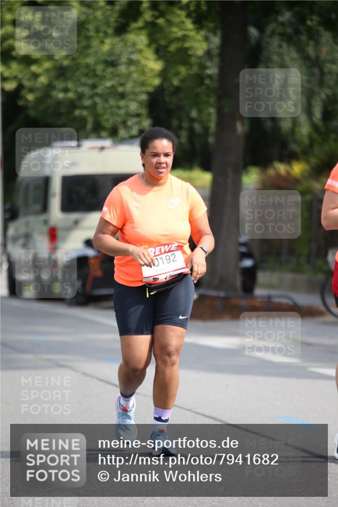 15.06.2025 - REWE Women's Run Jannik Wohlers http://msf.ph/oto/7941682 15.06.2025 09:59:23 Laufen 192 meine-sportfotos.de