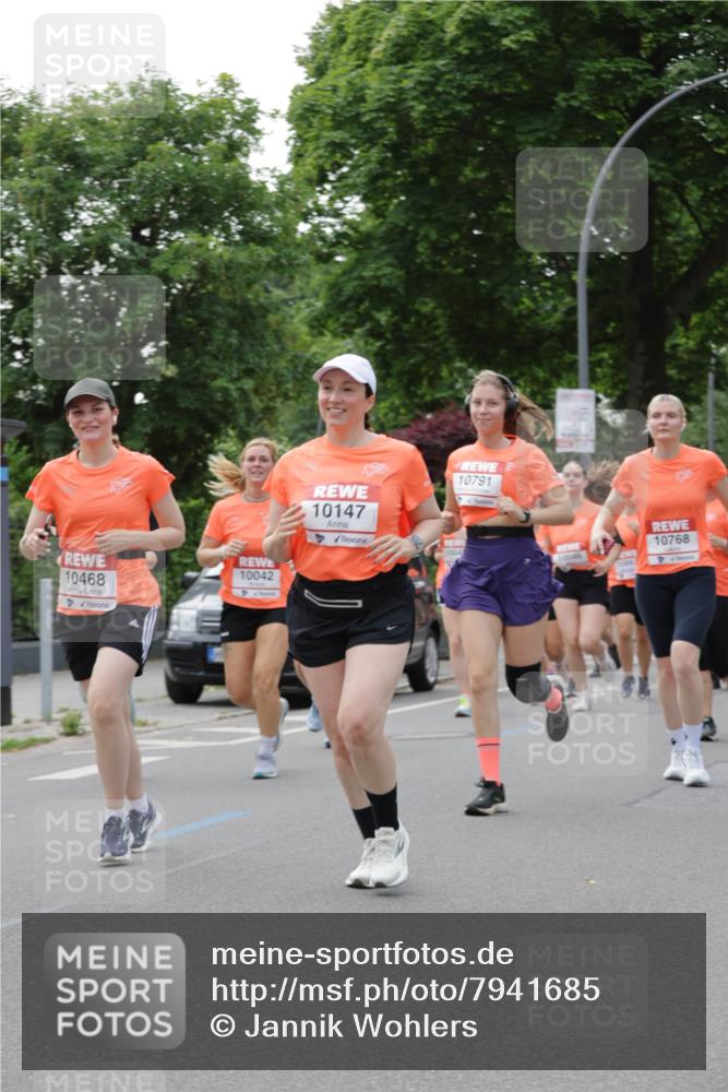 15.06.2025 - REWE Women's Run Jannik Wohlers http://msf.ph/oto/7941685 15.06.2025 08:28:23 Laufen 10468, 10042, 10147, 10791, 10768 meine-sportfotos.de