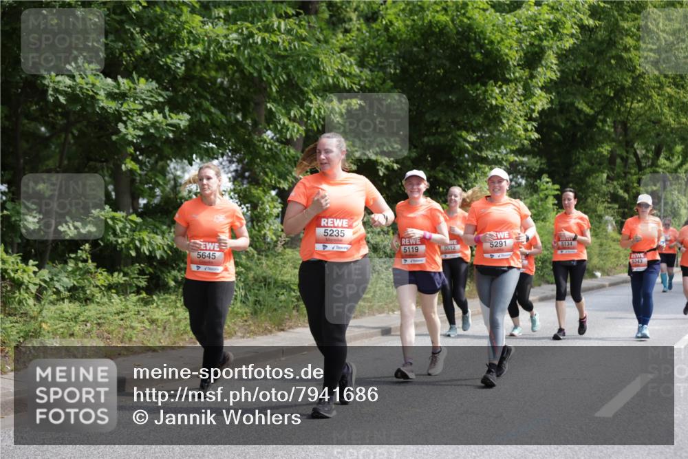 15.06.2025 - REWE Women's Run Jannik Wohlers http://msf.ph/oto/7941686 15.06.2025 10:15:34 Laufen 5645, 5235, 5119, 5512, 5291, 5134, 5343 meine-sportfotos.de