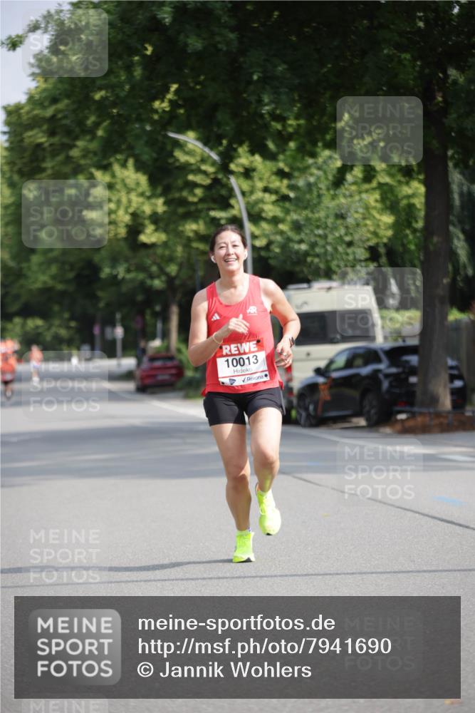 15.06.2025 - REWE Women's Run Jannik Wohlers http://msf.ph/oto/7941690 15.06.2025 08:46:15 Laufen 10013 meine-sportfotos.de