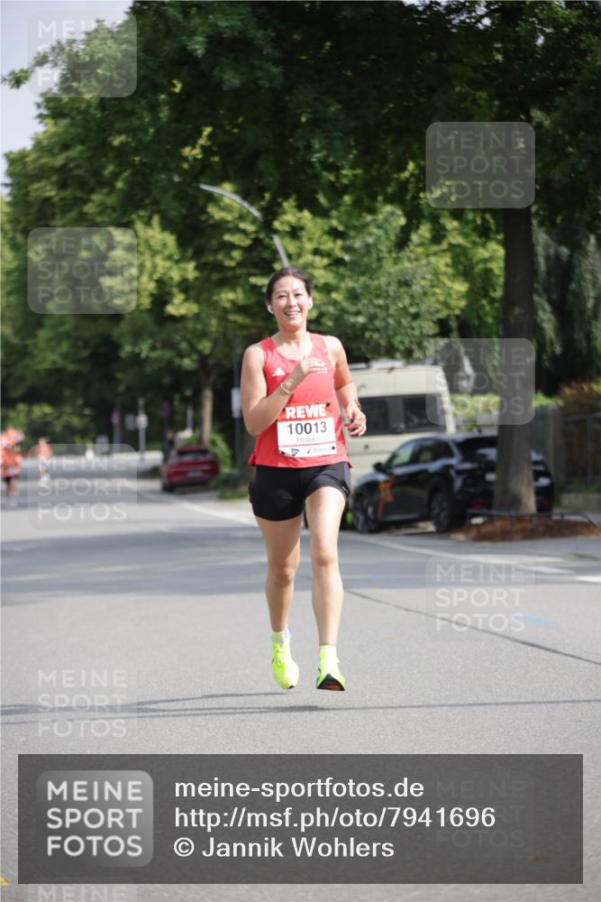 15.06.2025 - REWE Women's Run Jannik Wohlers http://msf.ph/oto/7941696 15.06.2025 08:46:15 Laufen 10013 meine-sportfotos.de