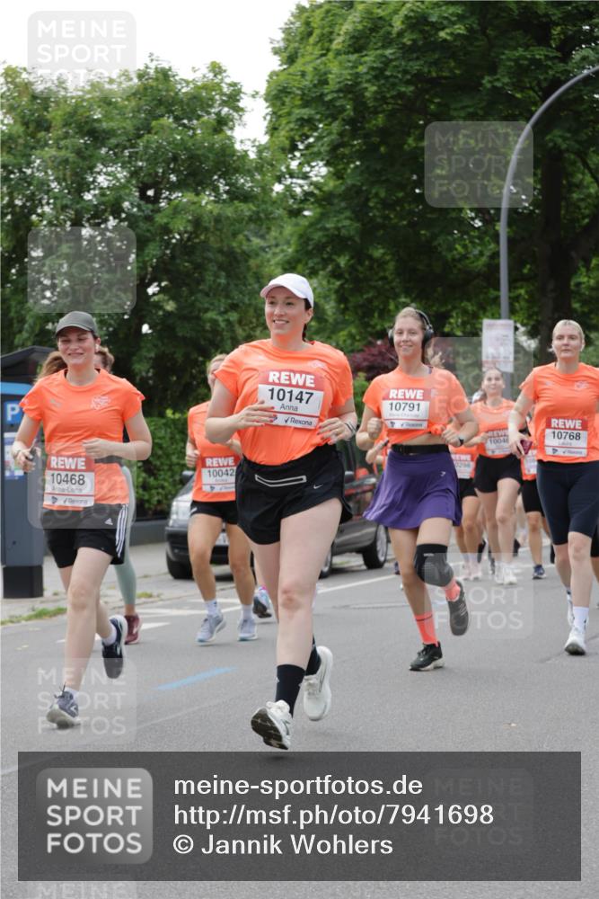 15.06.2025 - REWE Women's Run Jannik Wohlers http://msf.ph/oto/7941698 15.06.2025 08:28:23 Laufen 10468, 10042, 10147, 10791, 10046, 10768, 0298 meine-sportfotos.de