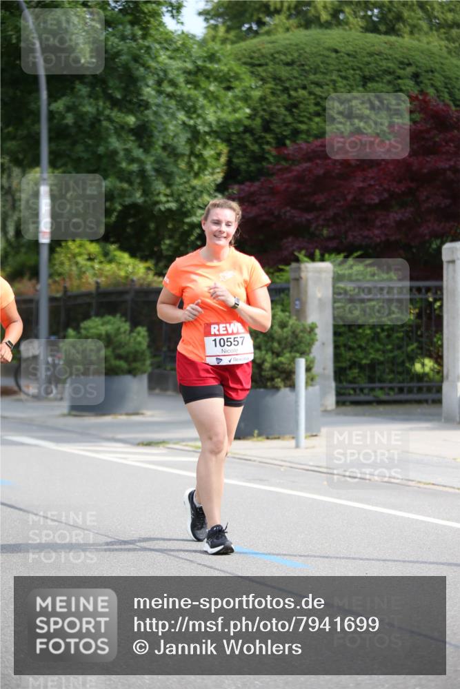 15.06.2025 - REWE Women's Run Jannik Wohlers http://msf.ph/oto/7941699 15.06.2025 09:59:25 Laufen 10557 meine-sportfotos.de