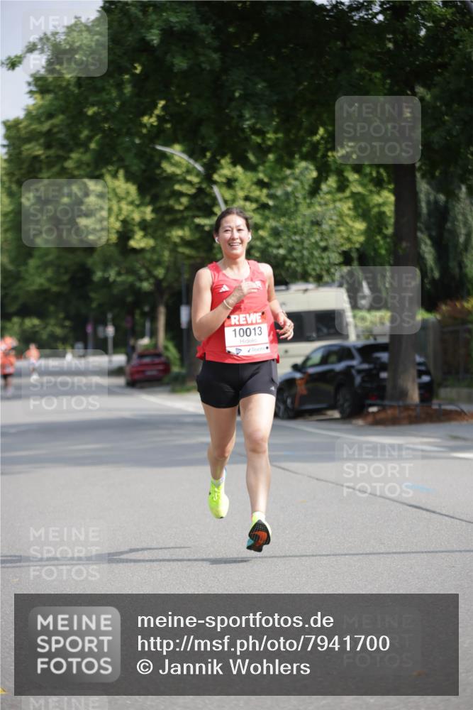 15.06.2025 - REWE Women's Run Jannik Wohlers http://msf.ph/oto/7941700 15.06.2025 08:46:15 Laufen 10013 meine-sportfotos.de