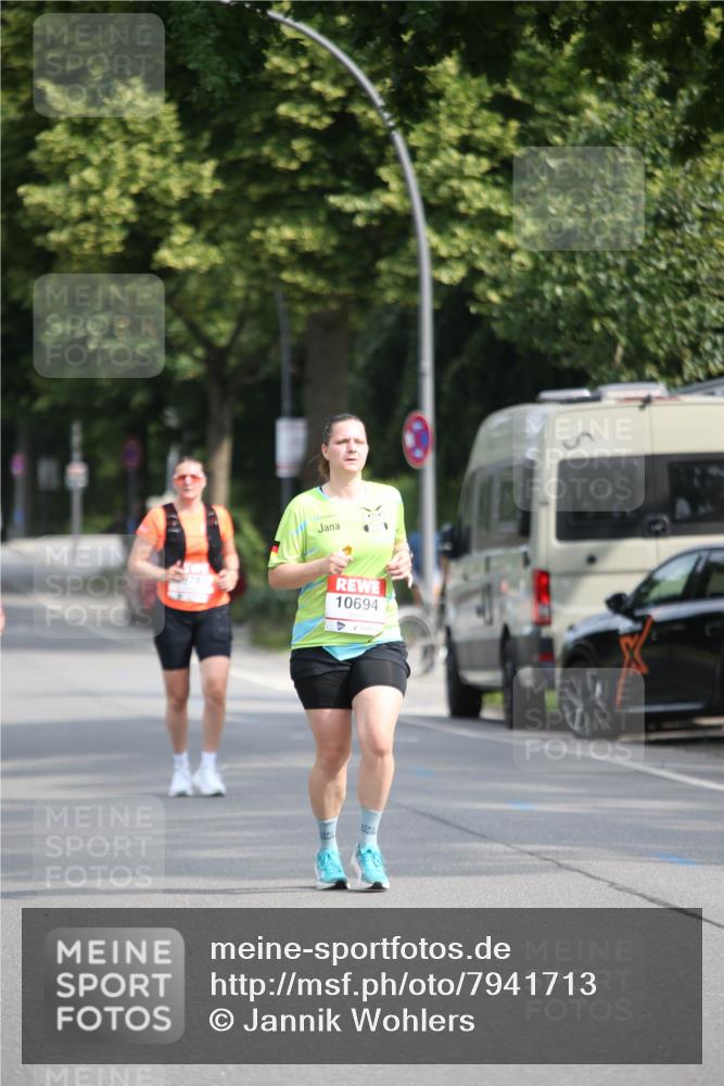 15.06.2025 - REWE Women's Run Jannik Wohlers http://msf.ph/oto/7941713 15.06.2025 09:59:28 Laufen 10694 meine-sportfotos.de