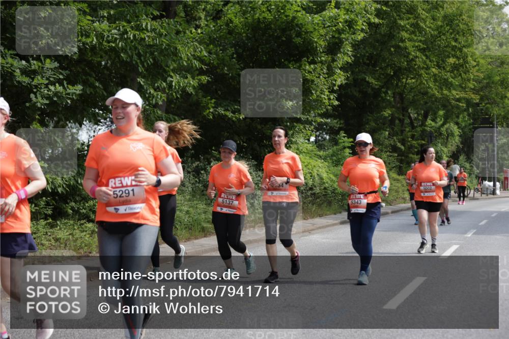 15.06.2025 - REWE Women's Run Jannik Wohlers http://msf.ph/oto/7941714 15.06.2025 10:15:37 Laufen 5291, 5137, 5002, 5343 meine-sportfotos.de