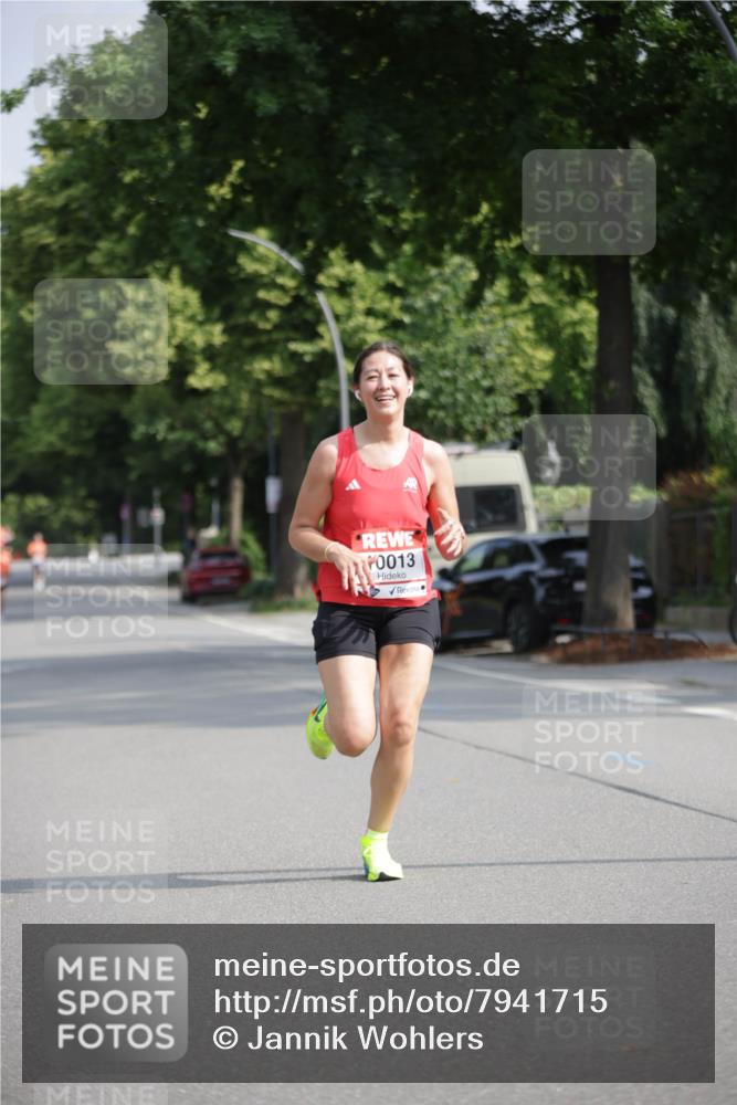 15.06.2025 - REWE Women's Run Jannik Wohlers http://msf.ph/oto/7941715 15.06.2025 08:46:15 Laufen 0013 meine-sportfotos.de