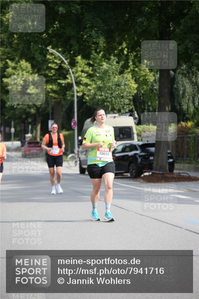 15.06.2025 - REWE Women's Run Jannik Wohlers http://msf.ph/oto/7941716 15.06.2025 09:59:31 Laufen 10694 meine-sportfotos.de