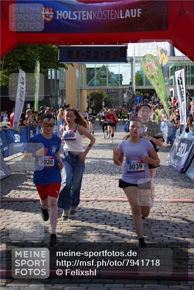 13.06.2025 - Holstenköstenlauf Felixshl http://msf.ph/oto/7941718 13.06.2025 18:07:38 Laufen 2699, 2860, 2913, 3020, 3039, 3077, 3678, 3680 meine-sportfotos.de