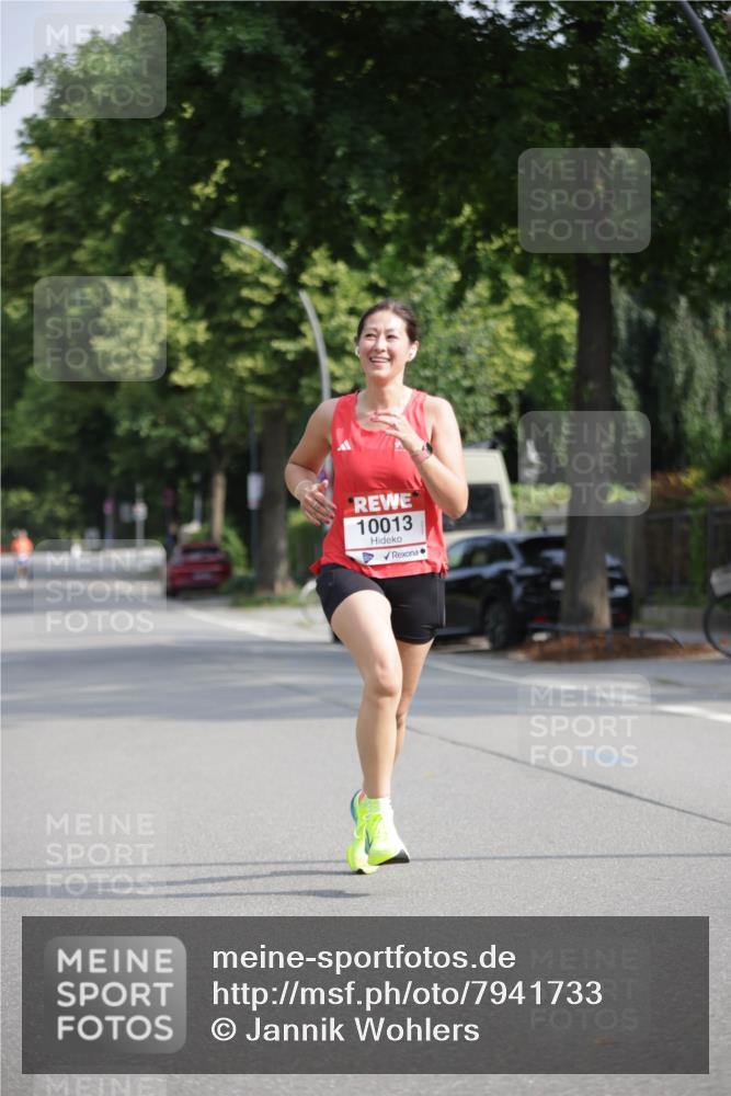 15.06.2025 - REWE Women's Run Jannik Wohlers http://msf.ph/oto/7941733 15.06.2025 08:46:16 Laufen 10013 meine-sportfotos.de