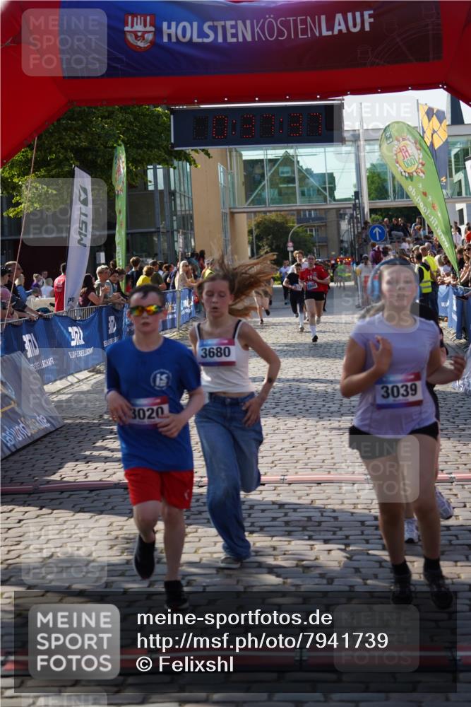 13.06.2025 - Holstenköstenlauf Felixshl http://msf.ph/oto/7941739 13.06.2025 18:07:38 Laufen 2699, 2860, 2913, 3020, 3039, 3077, 3678, 3680 meine-sportfotos.de