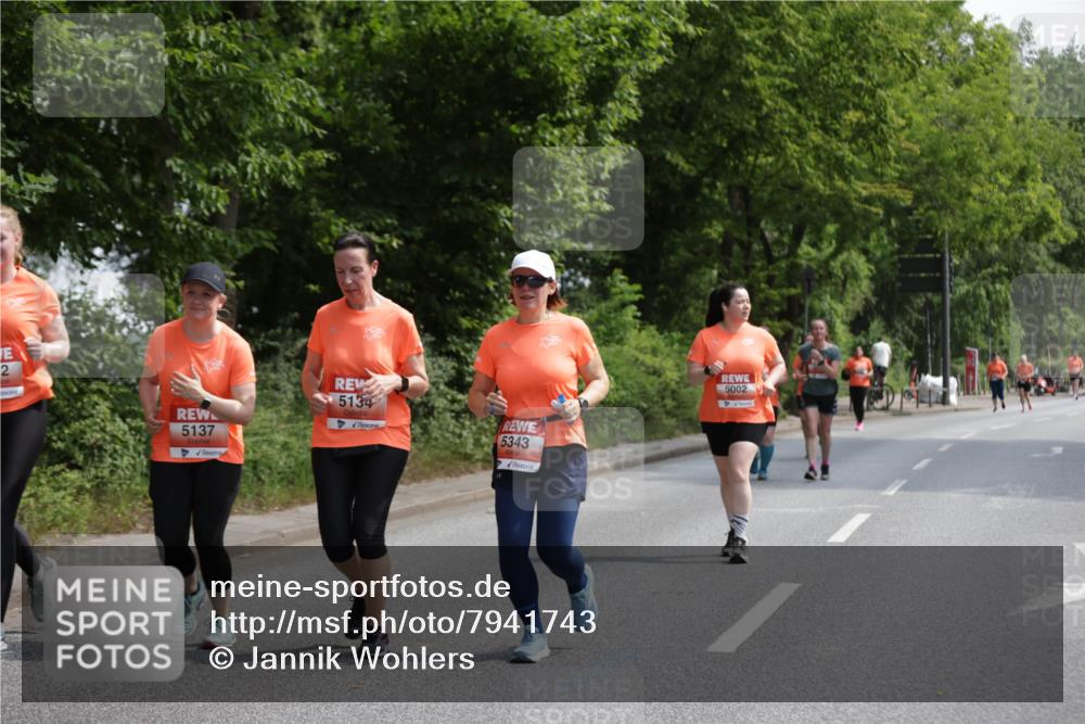 15.06.2025 - REWE Women's Run Jannik Wohlers http://msf.ph/oto/7941743 15.06.2025 10:15:38 Laufen 5137, 5134, 5343, 5002 meine-sportfotos.de