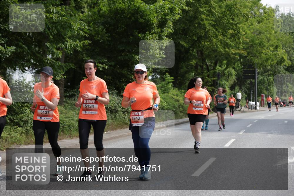 15.06.2025 - REWE Women's Run Jannik Wohlers http://msf.ph/oto/7941751 15.06.2025 10:15:38 Laufen 5137, 5134, 5343, 5002 meine-sportfotos.de