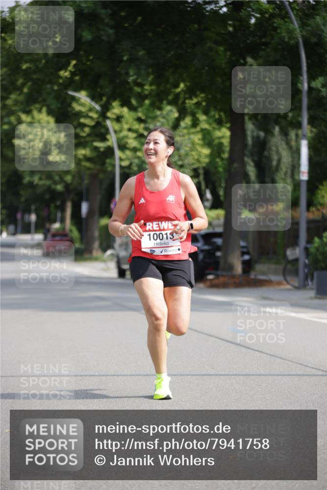 15.06.2025 - REWE Women's Run Jannik Wohlers http://msf.ph/oto/7941758 15.06.2025 08:46:16 Laufen 10013 meine-sportfotos.de