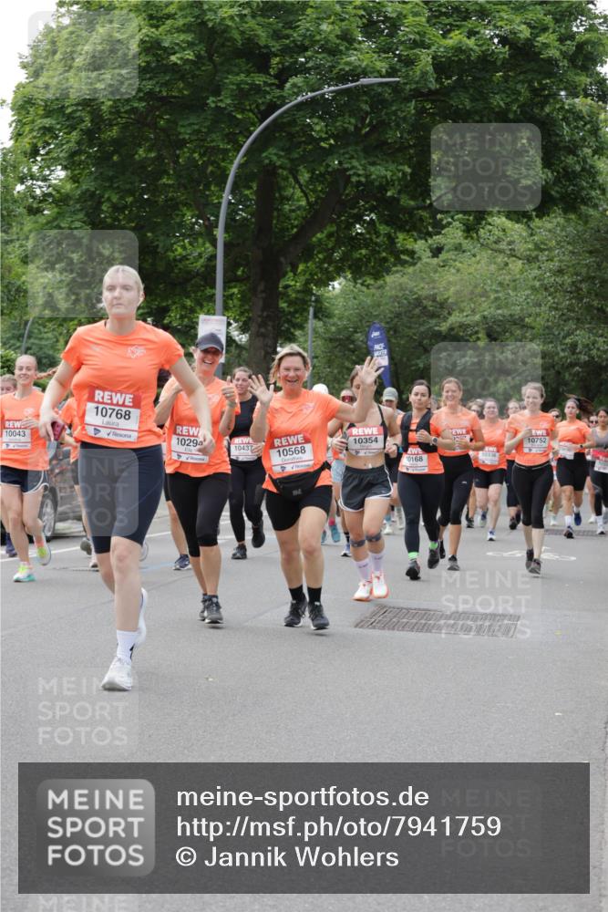 15.06.2025 - REWE Women's Run Jannik Wohlers http://msf.ph/oto/7941759 15.06.2025 08:28:25 Laufen 10043, 10768, 1029, 10568, 10354 meine-sportfotos.de