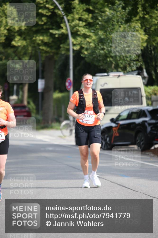 15.06.2025 - REWE Women's Run Jannik Wohlers http://msf.ph/oto/7941779 15.06.2025 09:59:34 Laufen 1, 0782 meine-sportfotos.de