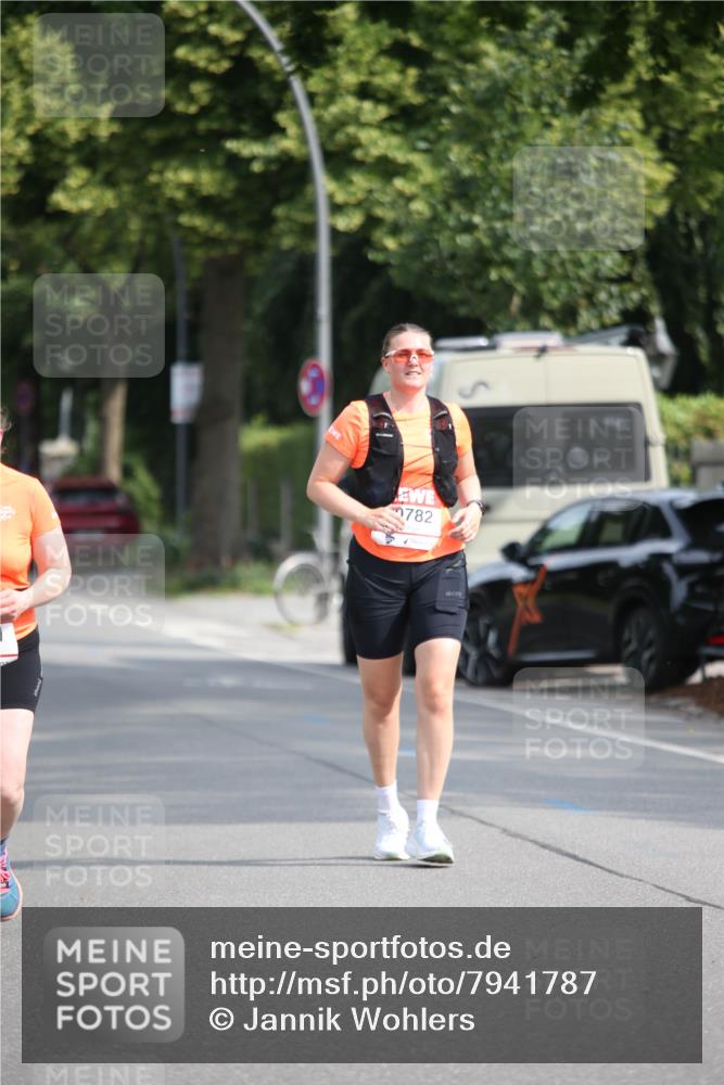 15.06.2025 - REWE Women's Run Jannik Wohlers http://msf.ph/oto/7941787 15.06.2025 09:59:34 Laufen 782 meine-sportfotos.de