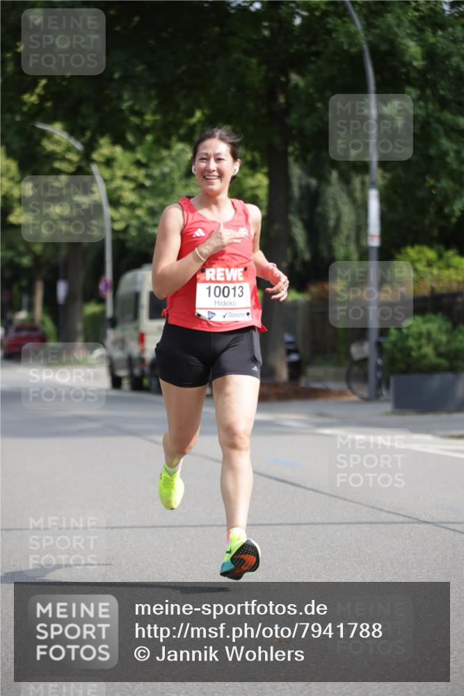 15.06.2025 - REWE Women's Run Jannik Wohlers http://msf.ph/oto/7941788 15.06.2025 08:46:16 Laufen 10013 meine-sportfotos.de