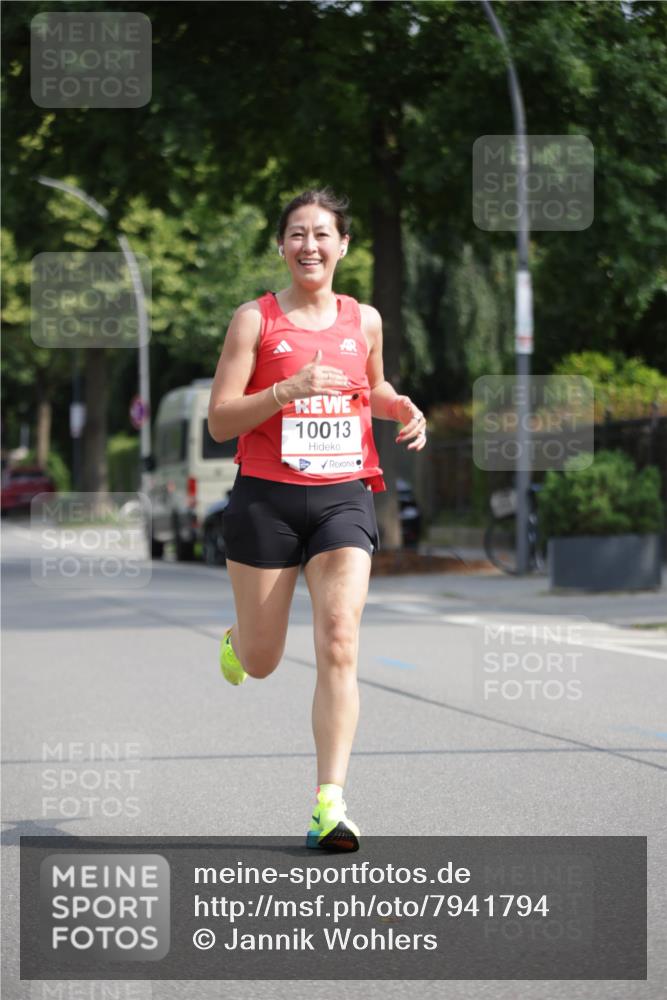15.06.2025 - REWE Women's Run Jannik Wohlers http://msf.ph/oto/7941794 15.06.2025 08:46:16 Laufen 10013 meine-sportfotos.de