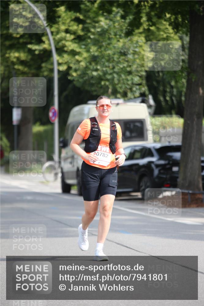15.06.2025 - REWE Women's Run Jannik Wohlers http://msf.ph/oto/7941801 15.06.2025 09:59:35 Laufen 1, 0782 meine-sportfotos.de