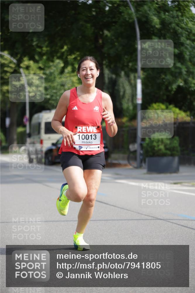 15.06.2025 - REWE Women's Run Jannik Wohlers http://msf.ph/oto/7941805 15.06.2025 08:46:16 Laufen 10013 meine-sportfotos.de