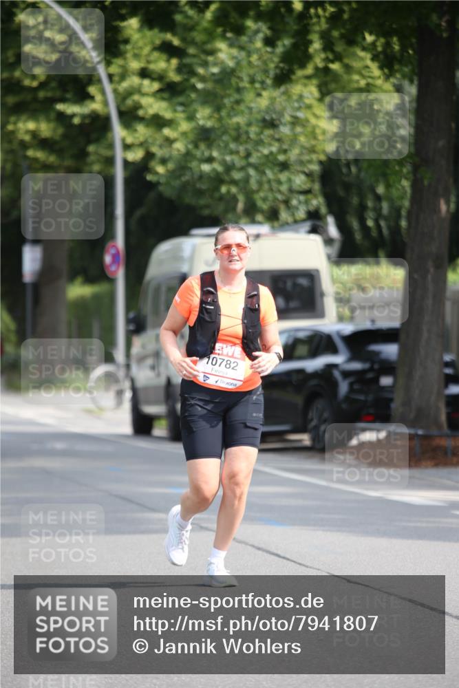 15.06.2025 - REWE Women's Run Jannik Wohlers http://msf.ph/oto/7941807 15.06.2025 09:59:35 Laufen 10782 meine-sportfotos.de