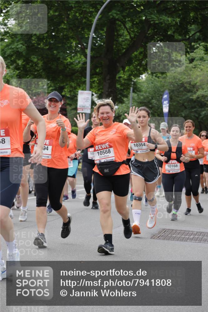 15.06.2025 - REWE Women's Run Jannik Wohlers http://msf.ph/oto/7941808 15.06.2025 08:28:25 Laufen 58, 94, 10, 10568, 10354, 10168, 77 meine-sportfotos.de