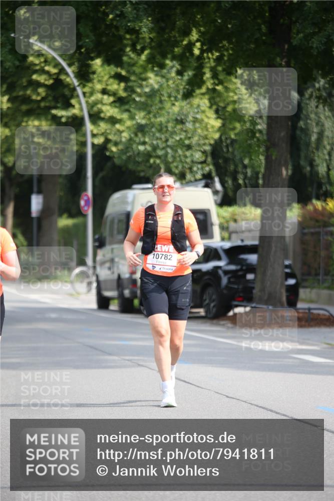 15.06.2025 - REWE Women's Run Jannik Wohlers http://msf.ph/oto/7941811 15.06.2025 09:59:35 Laufen 10782 meine-sportfotos.de