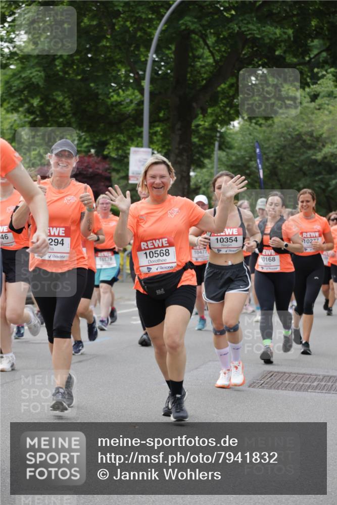 15.06.2025 - REWE Women's Run Jannik Wohlers http://msf.ph/oto/7941832 15.06.2025 08:28:25 Laufen 46, 294, 10178, 10568, 10354, 10277, 10477, 10168 meine-sportfotos.de