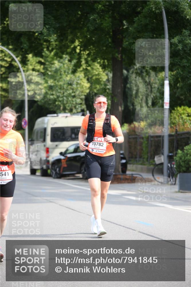 15.06.2025 - REWE Women's Run Jannik Wohlers http://msf.ph/oto/7941845 15.06.2025 09:59:36 Laufen 541, 10782 meine-sportfotos.de