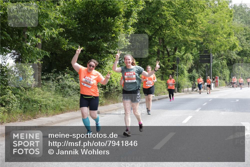 15.06.2025 - REWE Women's Run Jannik Wohlers http://msf.ph/oto/7941846 15.06.2025 10:15:43 Laufen 5678, 5677, 5366 meine-sportfotos.de
