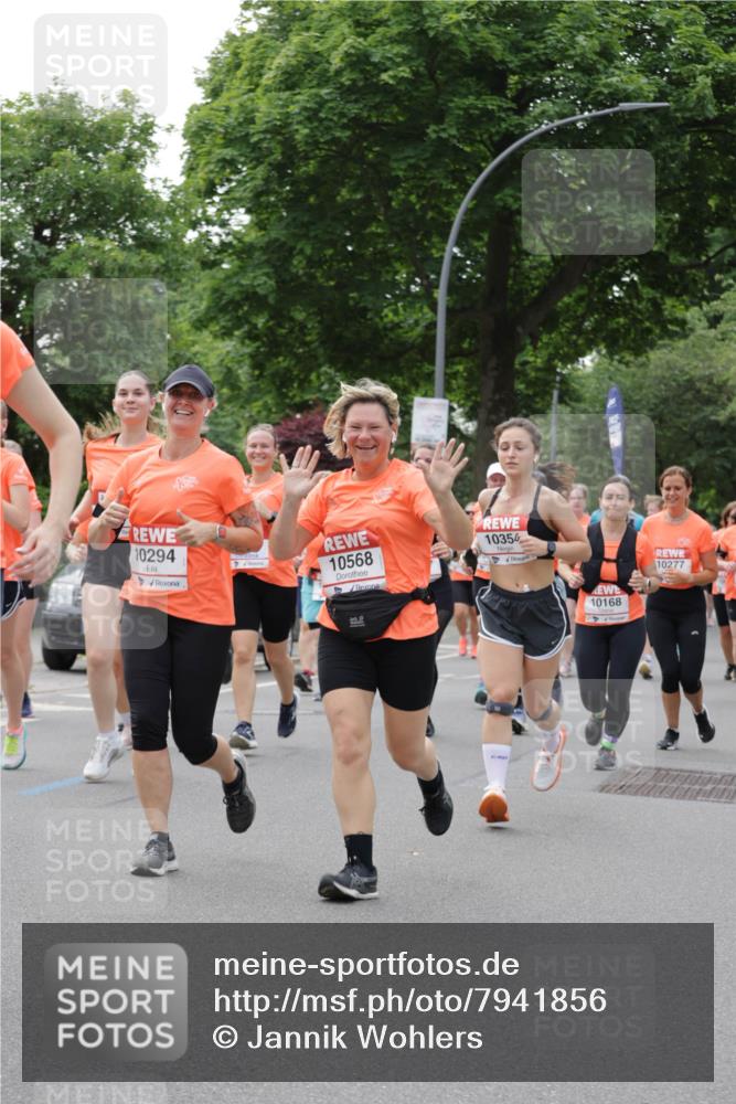 15.06.2025 - REWE Women's Run Jannik Wohlers http://msf.ph/oto/7941856 15.06.2025 08:28:26 Laufen 10294, 10568, 10354, 10277, 10168 meine-sportfotos.de