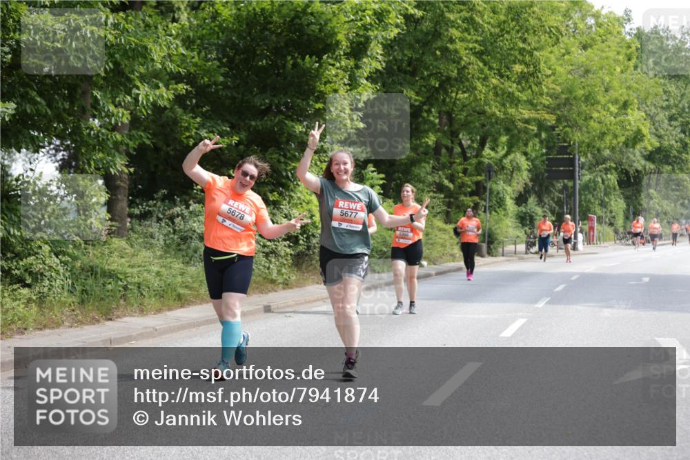 15.06.2025 - REWE Women's Run Jannik Wohlers http://msf.ph/oto/7941874 15.06.2025 10:15:44 Laufen 5678, 5677, 5366 meine-sportfotos.de