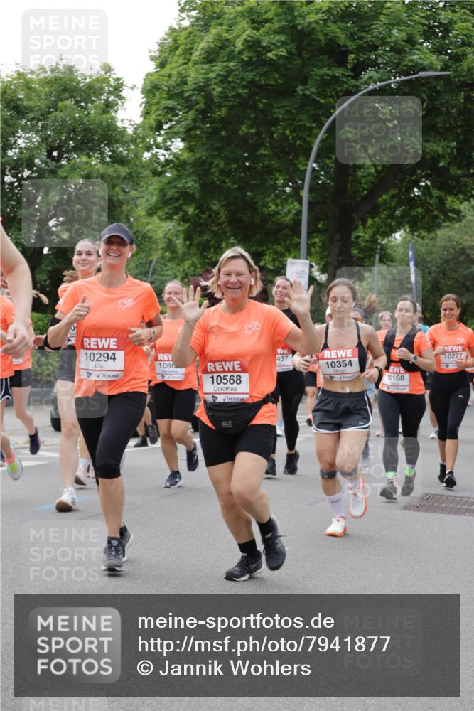 15.06.2025 - REWE Women's Run Jannik Wohlers http://msf.ph/oto/7941877 15.06.2025 08:28:26 Laufen 10294, 1086, 10568, 437, 10354, 10277, 10168 meine-sportfotos.de