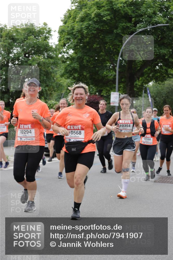 15.06.2025 - REWE Women's Run Jannik Wohlers http://msf.ph/oto/7941907 15.06.2025 08:28:26 Laufen 0188, 10294, 0568, 10354, 10168, 13 meine-sportfotos.de