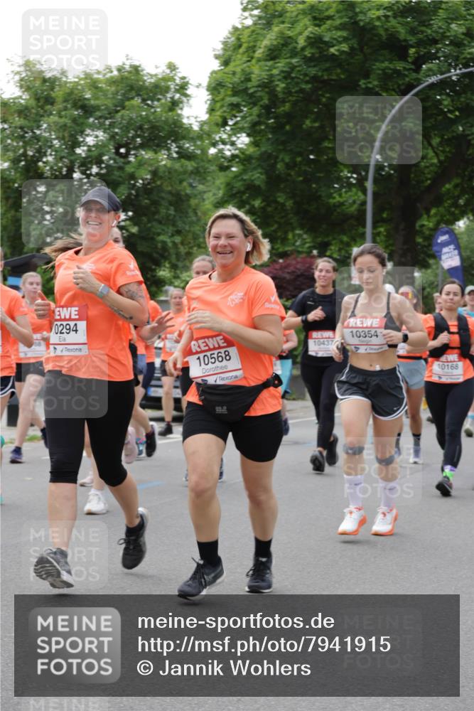 15.06.2025 - REWE Women's Run Jannik Wohlers http://msf.ph/oto/7941915 15.06.2025 08:28:26 Laufen 0294, 10568, 103541, 10437, 10168 meine-sportfotos.de