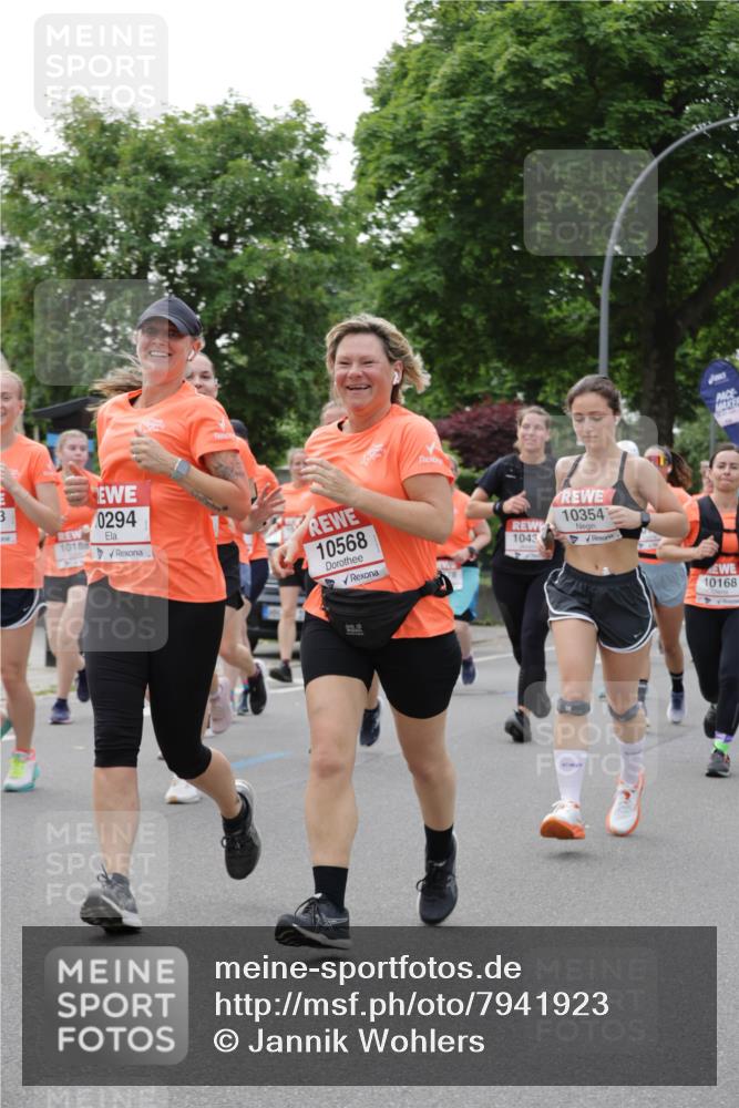 15.06.2025 - REWE Women's Run Jannik Wohlers http://msf.ph/oto/7941923 15.06.2025 08:28:27 Laufen 3, 0294, 10186, 10568, 10354, 1043, 10168 meine-sportfotos.de