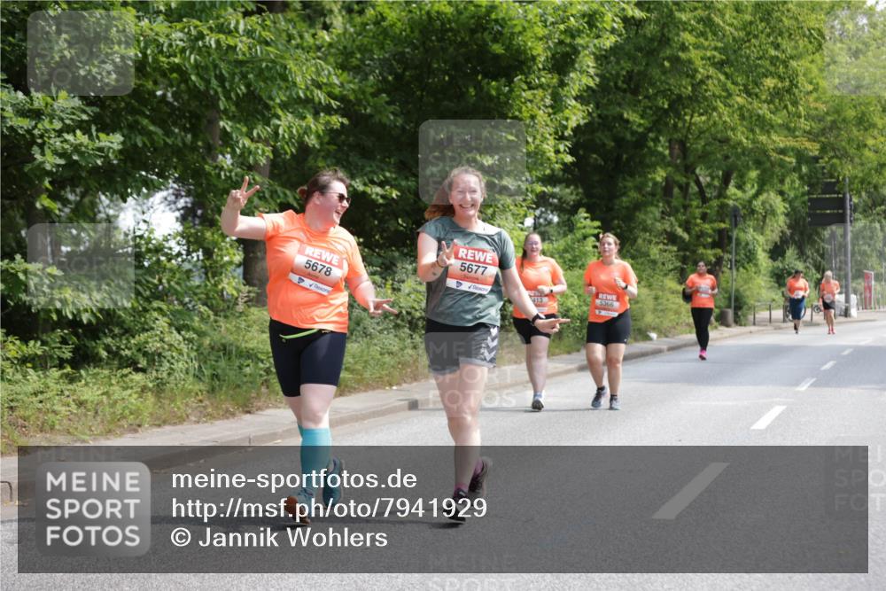 15.06.2025 - REWE Women's Run Jannik Wohlers http://msf.ph/oto/7941929 15.06.2025 10:15:44 Laufen 5678, 5677, 413, 5366 meine-sportfotos.de