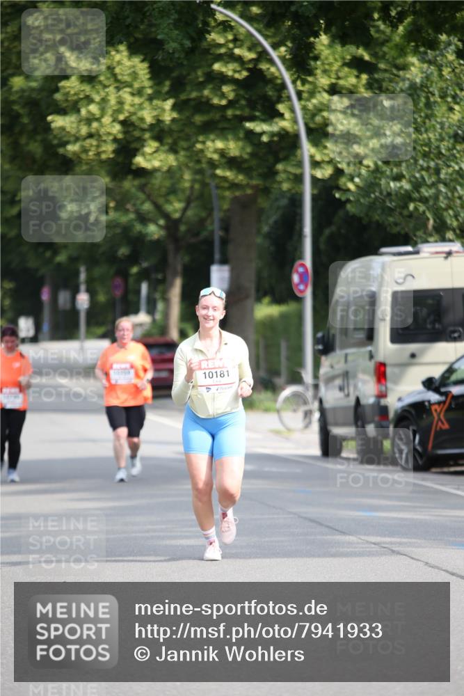 15.06.2025 - REWE Women's Run Jannik Wohlers http://msf.ph/oto/7941933 15.06.2025 09:59:44 Laufen 10181 meine-sportfotos.de