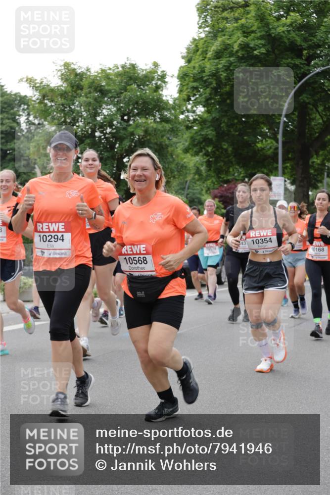 15.06.2025 - REWE Women's Run Jannik Wohlers http://msf.ph/oto/7941946 15.06.2025 08:28:27 Laufen 10294, 10568, 10178, 43, 10354, 10168 meine-sportfotos.de