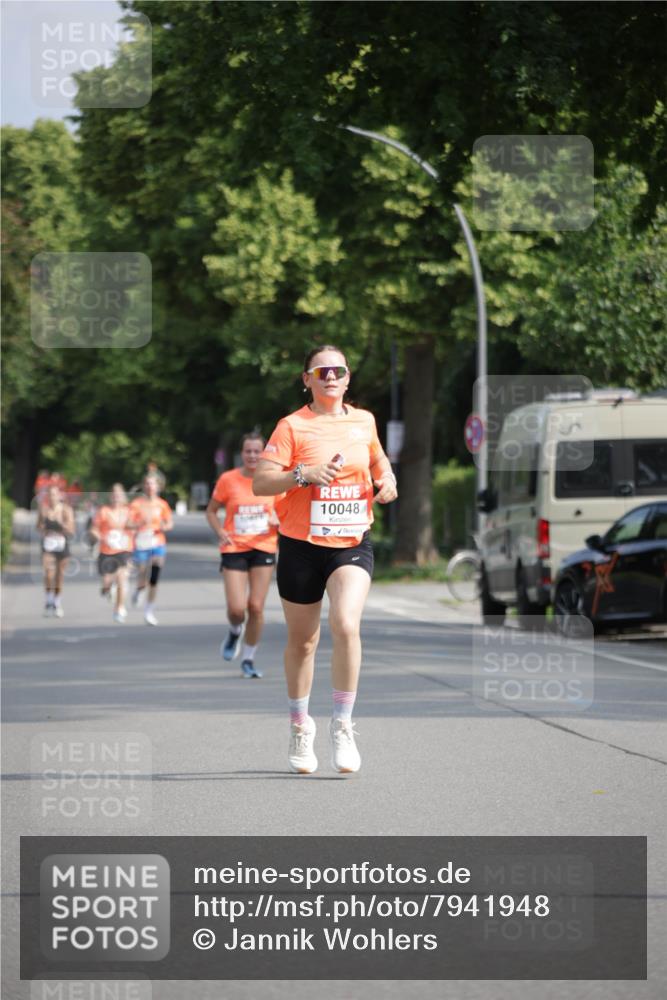 15.06.2025 - REWE Women's Run Jannik Wohlers http://msf.ph/oto/7941948 15.06.2025 08:46:34 Laufen 10048 meine-sportfotos.de