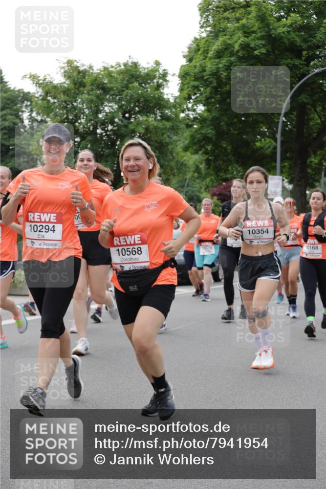15.06.2025 - REWE Women's Run Jannik Wohlers http://msf.ph/oto/7941954 15.06.2025 08:28:27 Laufen 10294, 00, 10568, 10178, 10354, 10168 meine-sportfotos.de